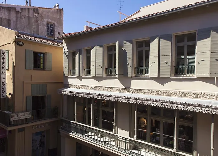 La Loge De Mer, Lodge Urbain Perpiñán