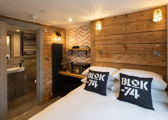 Hotel Blok-74 Brighton