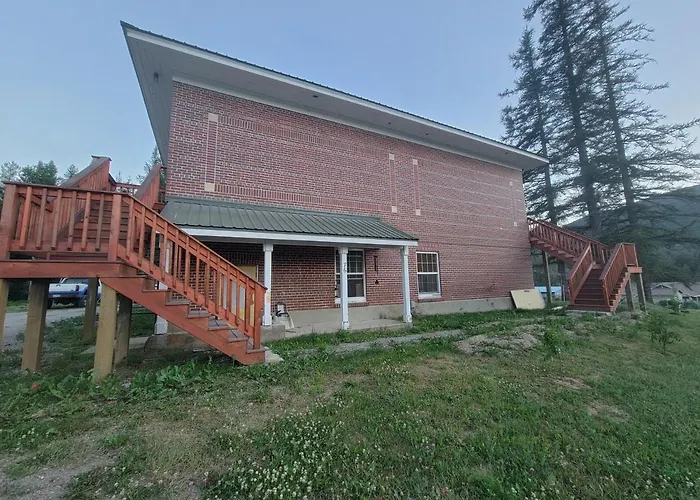 The Colburn Schoolhouse - Literature Suite