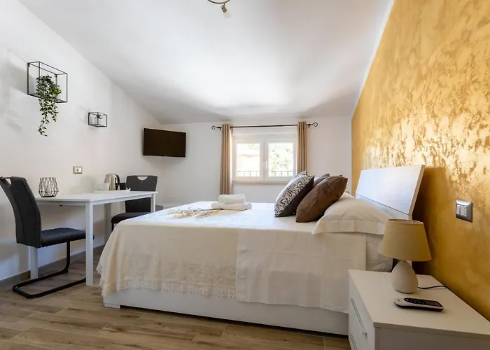 Cadoni Guest House