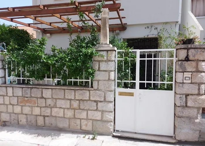 Apartment And Rooms Lapad