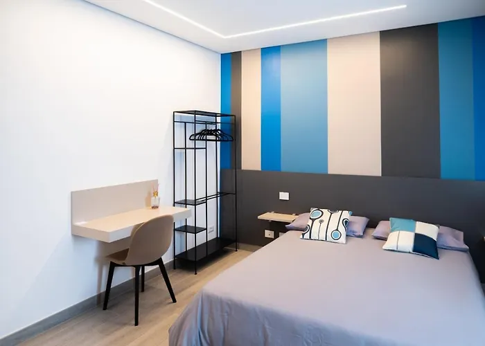 Grey House Guest House Luxury Latina
