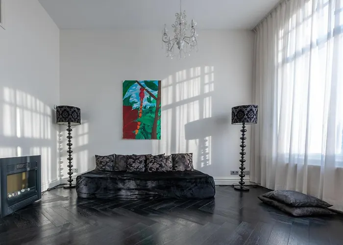 Dina-Perla Lodges, Shared Home - Not Hotel - In Museum District