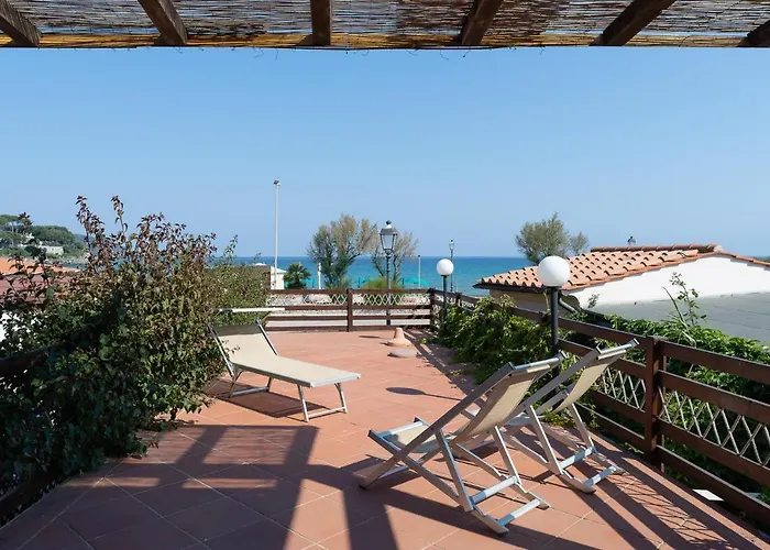 Hotel Delfino Procchio 