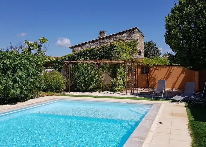 Studio avec kitchenette du sentier des ocres Roussillon en Isere