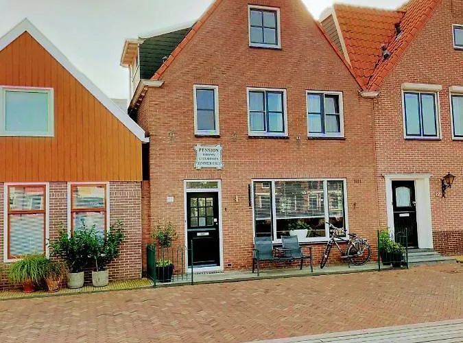 Noemie'S Pension House