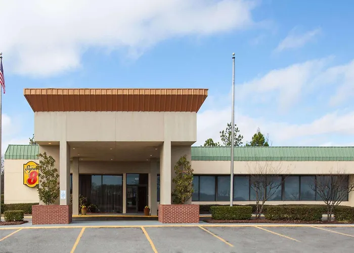 Super 8 By Wyndham Atoka Hotel