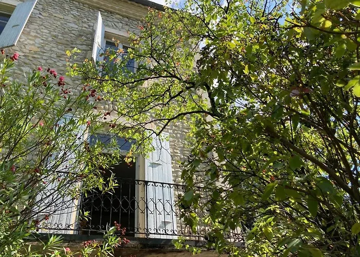 Les Horizons - SPA-JACUZZI - MASSAGE- SAUNA - 4 SAISONS - Piscine chauffée Toute l'année - 800m centre ville Nyons