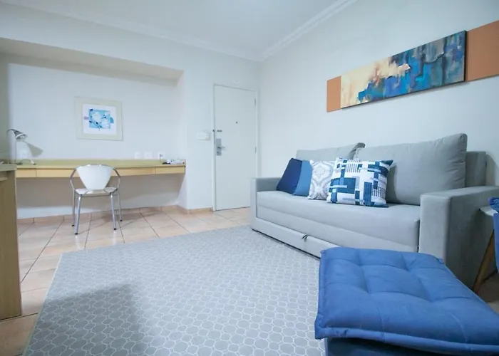 APARTAMENTO EM HOTEL NO CENTRO DE ARAXÁ - 801 - com estaciomamento