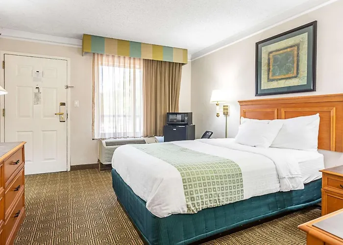 Rodeway Inn Huntsville West