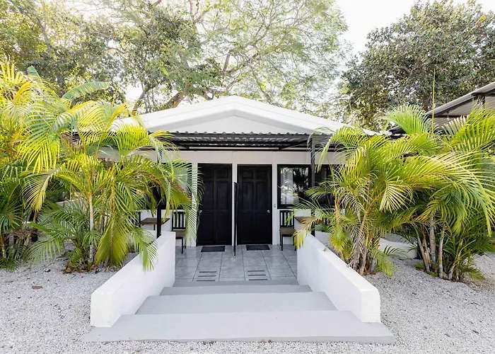 The Pura Vida Inn Playa Grande