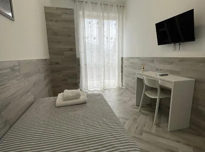 Holiday Rooms Rho