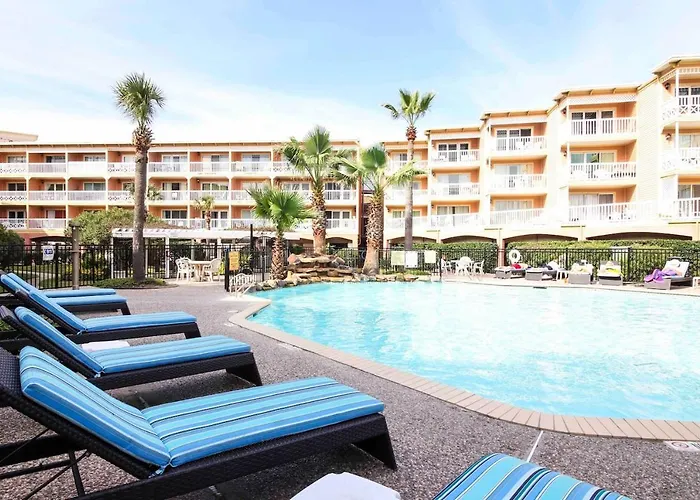 Crimson Beach Escape: Oceanfront Suite with Hot Tub & Pool Galveston
