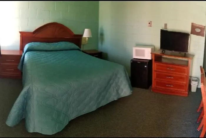 Holiday Host Motel