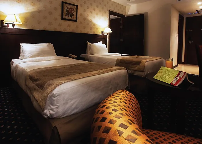 Seven Roses Hotel