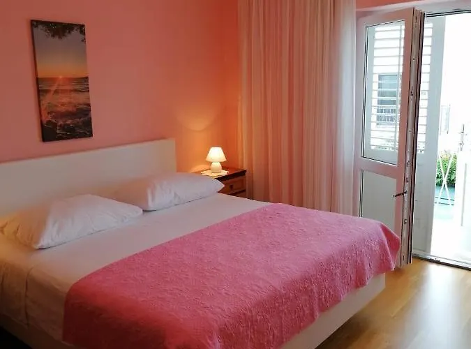 Guest House Lucija Makarska