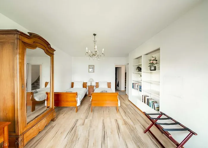 Ground Floor Rooms With Stunning Lake View & Garden Access