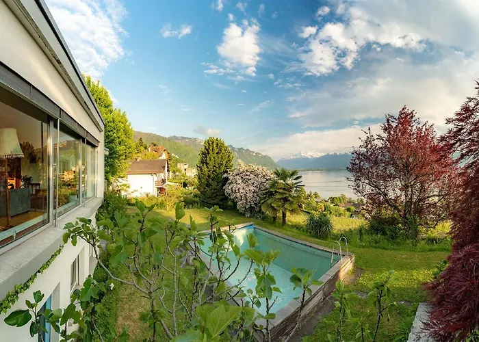 Ground Floor Rooms With Stunning Lake View & Garden Access