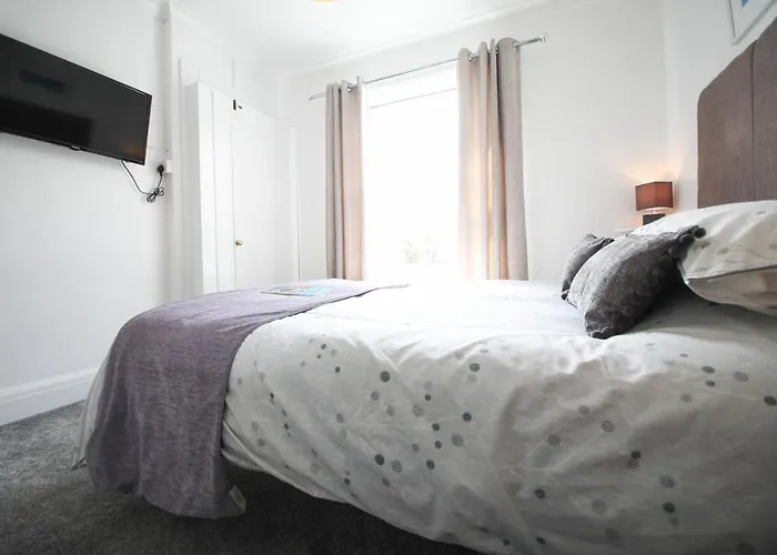 No 10 Treverbyn Road B & B