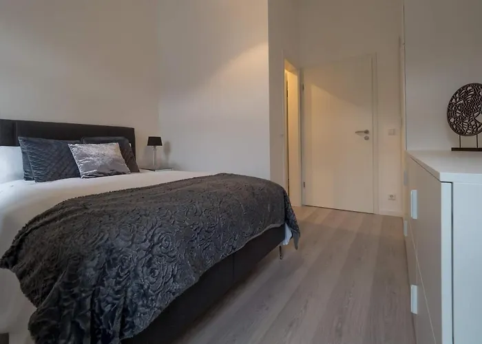 Executive Double Room With En-Suite City Centre In Guest House R1 Luxemburg