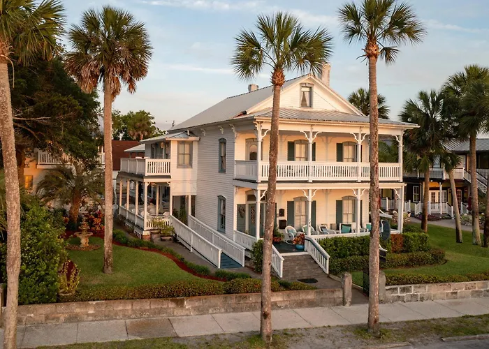 Bayfront Westcott House Bed & Breakfast