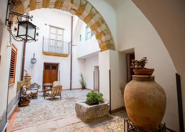 Hotel Palazzo Raho Cefalù