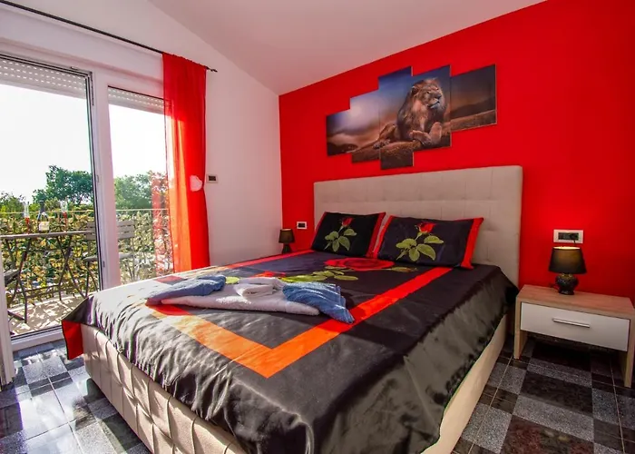 Apartments With Pool In Pula,Croatia