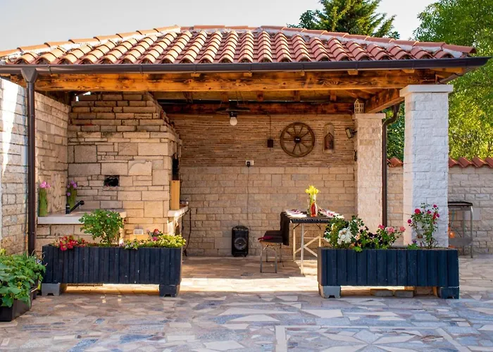 Apartments With Pool In Pula,Croatia