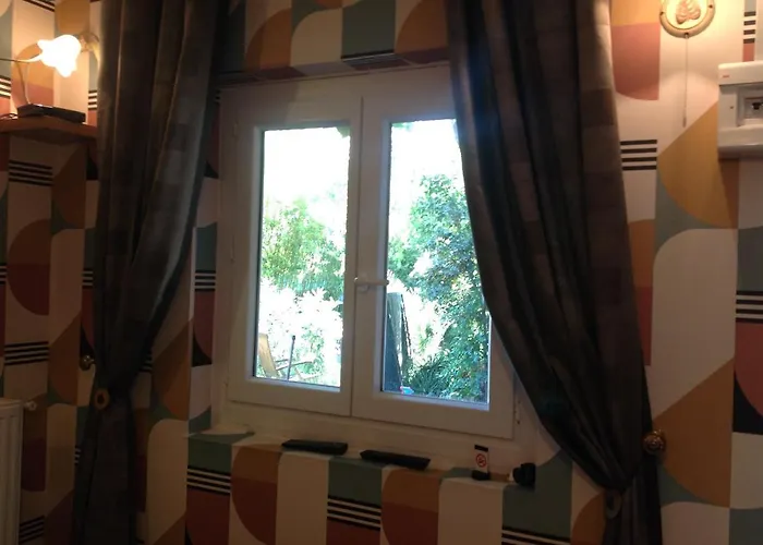 A L'Ombre Du Cedre