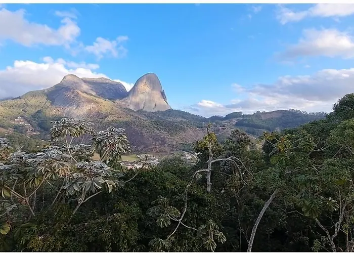 Vista Para Pedra Azul E Tv De 85"