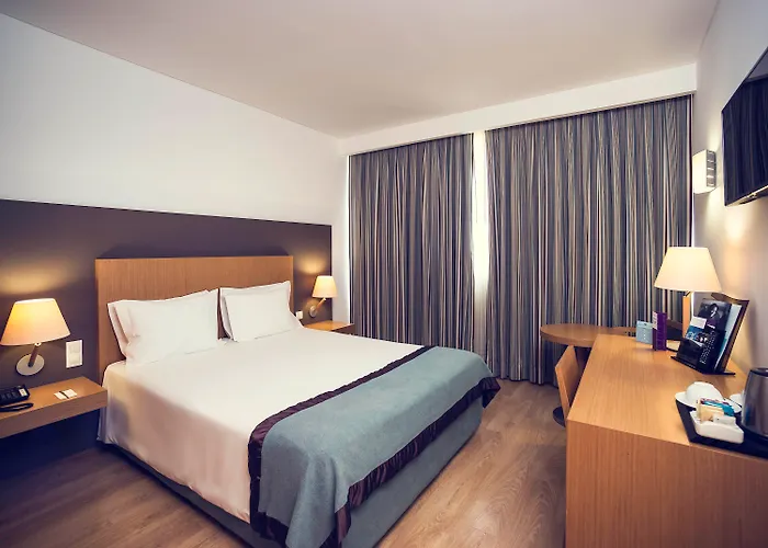 Hoteles en Almada