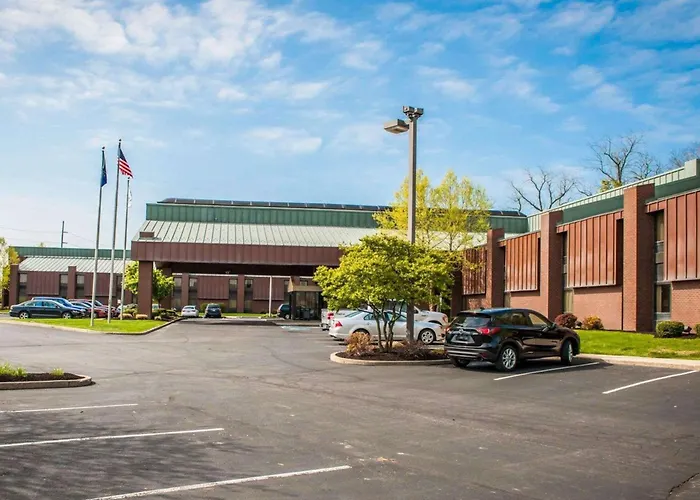 Castleton Hotels