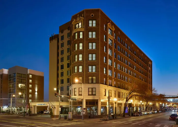 Doubletree By Hilton Memphis Downtown
