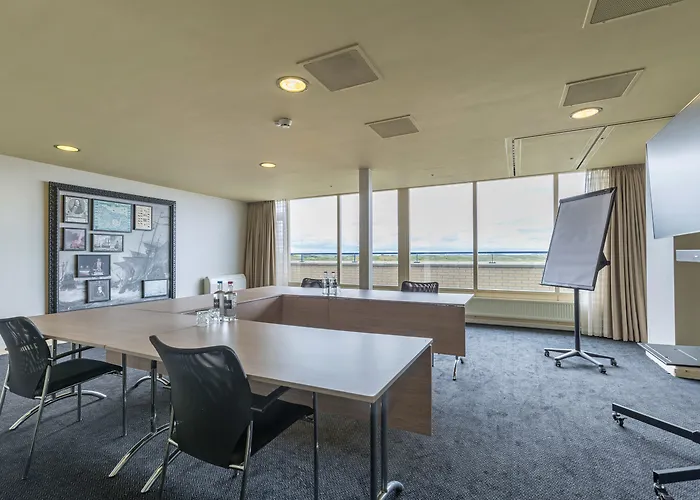Leonardo Hotel IJmuiden Seaport Beach