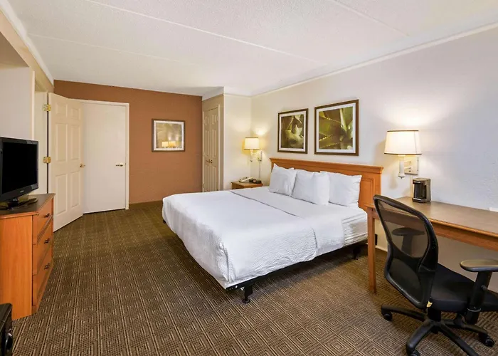 La Quinta Inn By Wyndham San Antonio Market Square
