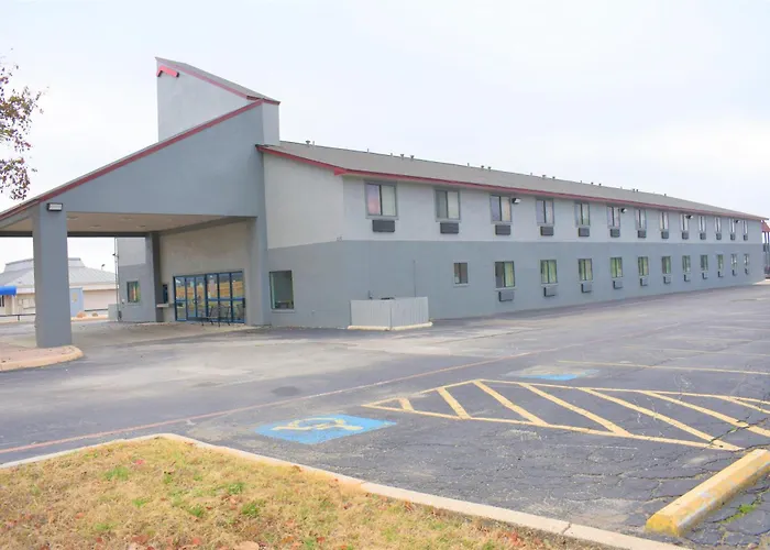 Super 8 By Wyndham New Braunfels I-35 Hotel