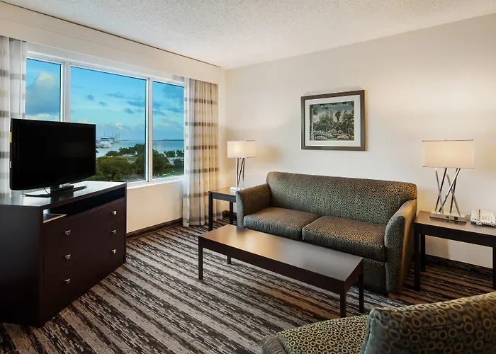 Holiday Inn Express Port Of Miami Downtown