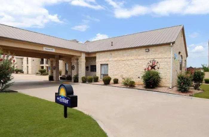 Days Inn & Suites By Wyndham Llano