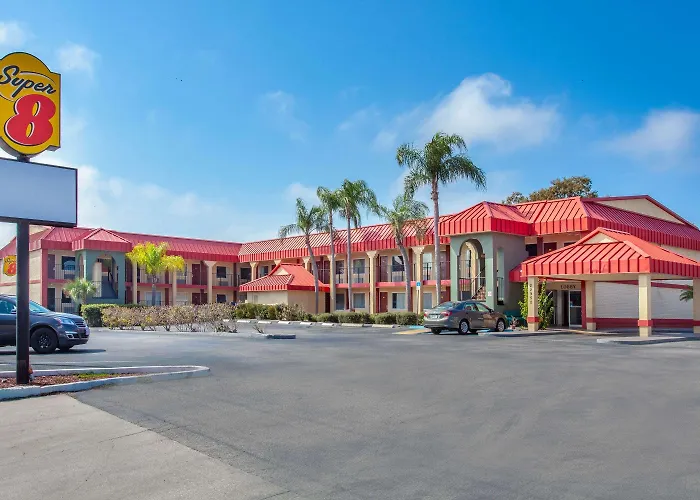 Super 8 By Wyndham Clearwater/Us Hwy 19 N