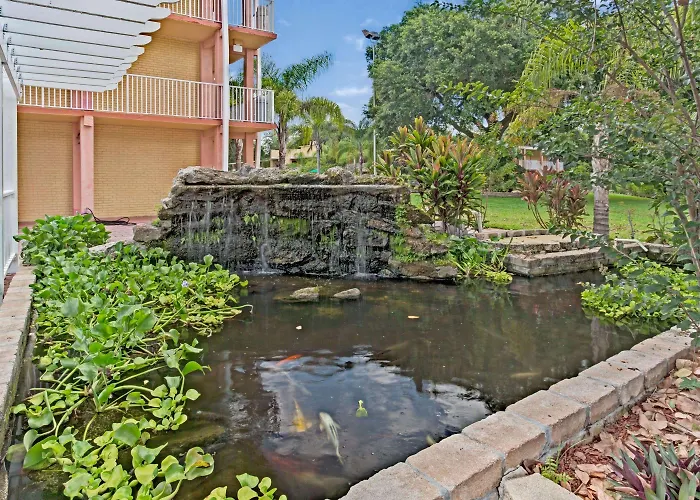 Howard Johnson By Wyndham Tropical Palms Kissimmee