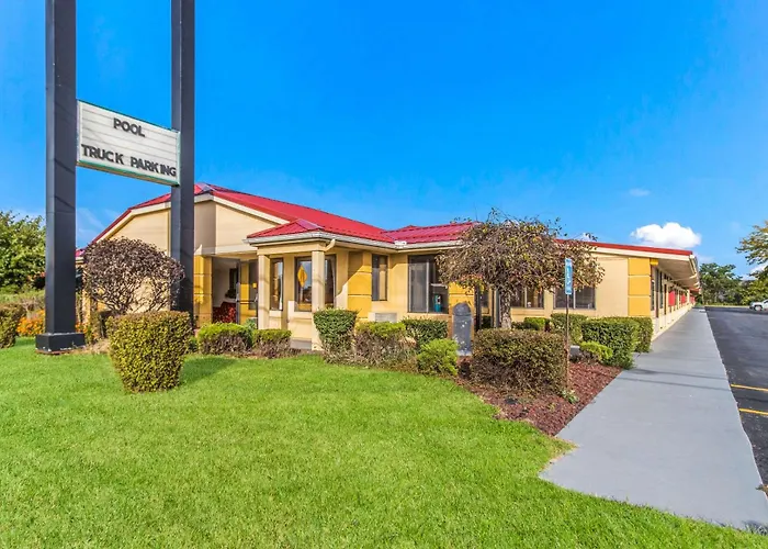 Econo Lodge Norwalk