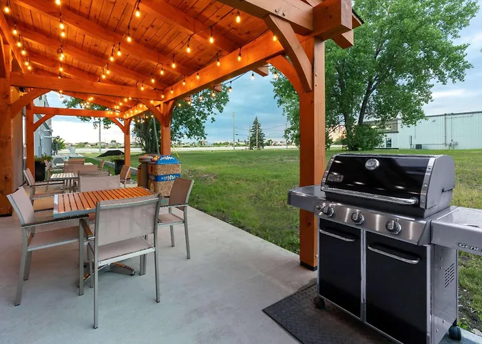 Super 8 By Wyndham Winnipeg East Mb