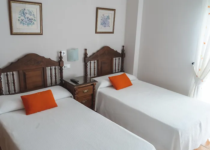Hostal Marissal By Dorobe Nerja