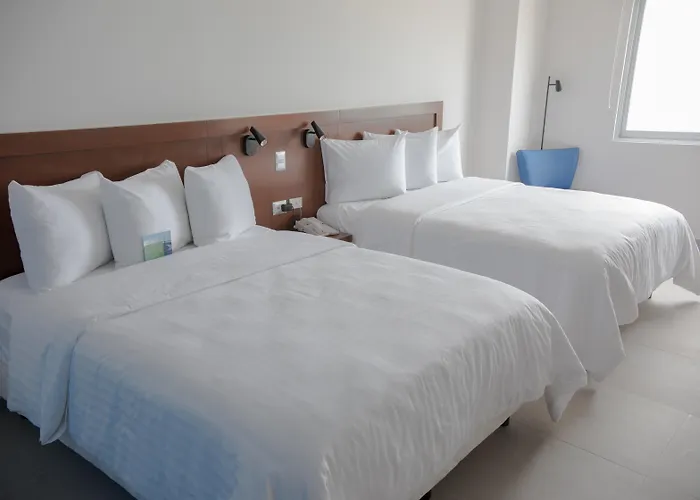 Garner Hotel Mazatlan Beach By Ihg