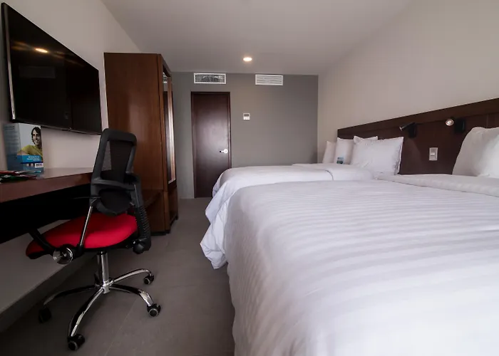 Garner Hotel Mazatlan Beach By Ihg