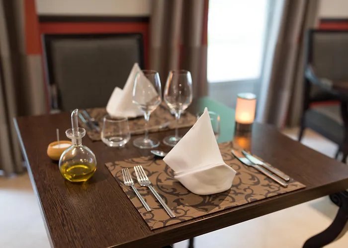 Mercure Maintenon