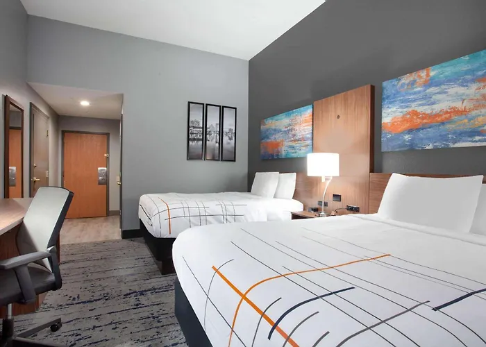 La Quinta By Wyndham St. Petersburg Northeast *Newly Renovated Hotel