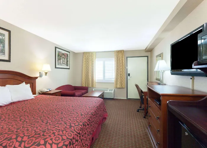 Days Inn By Wyndham Alhambra Ca