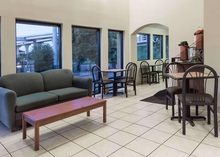 Days Inn South Austin