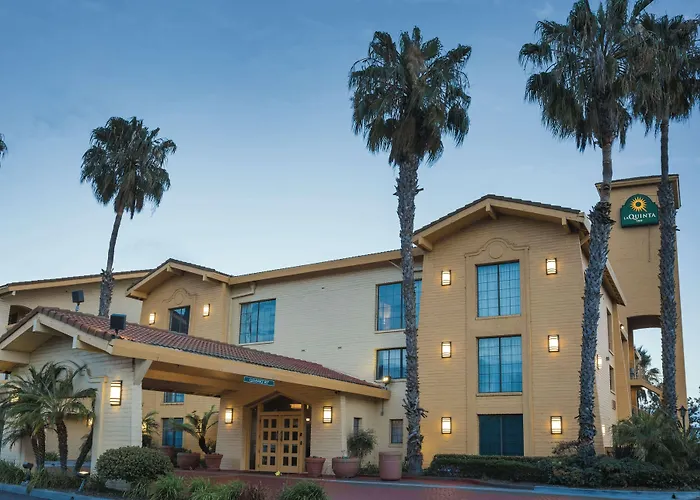 La Quinta Inn & Suites By Wyndham Ventura